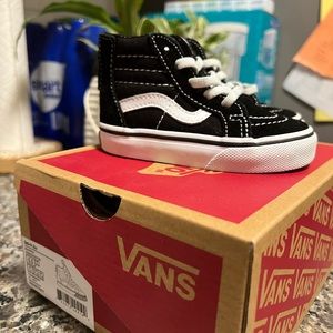 Black/white vans toddler Sz 5.5